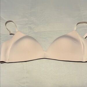 Lululemon Cream Seamless Bra for Everyday Comfort